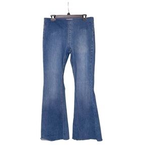 🌵Free People Float On Flare Medium Wash Denim Bell Bottoms Size 30🌵